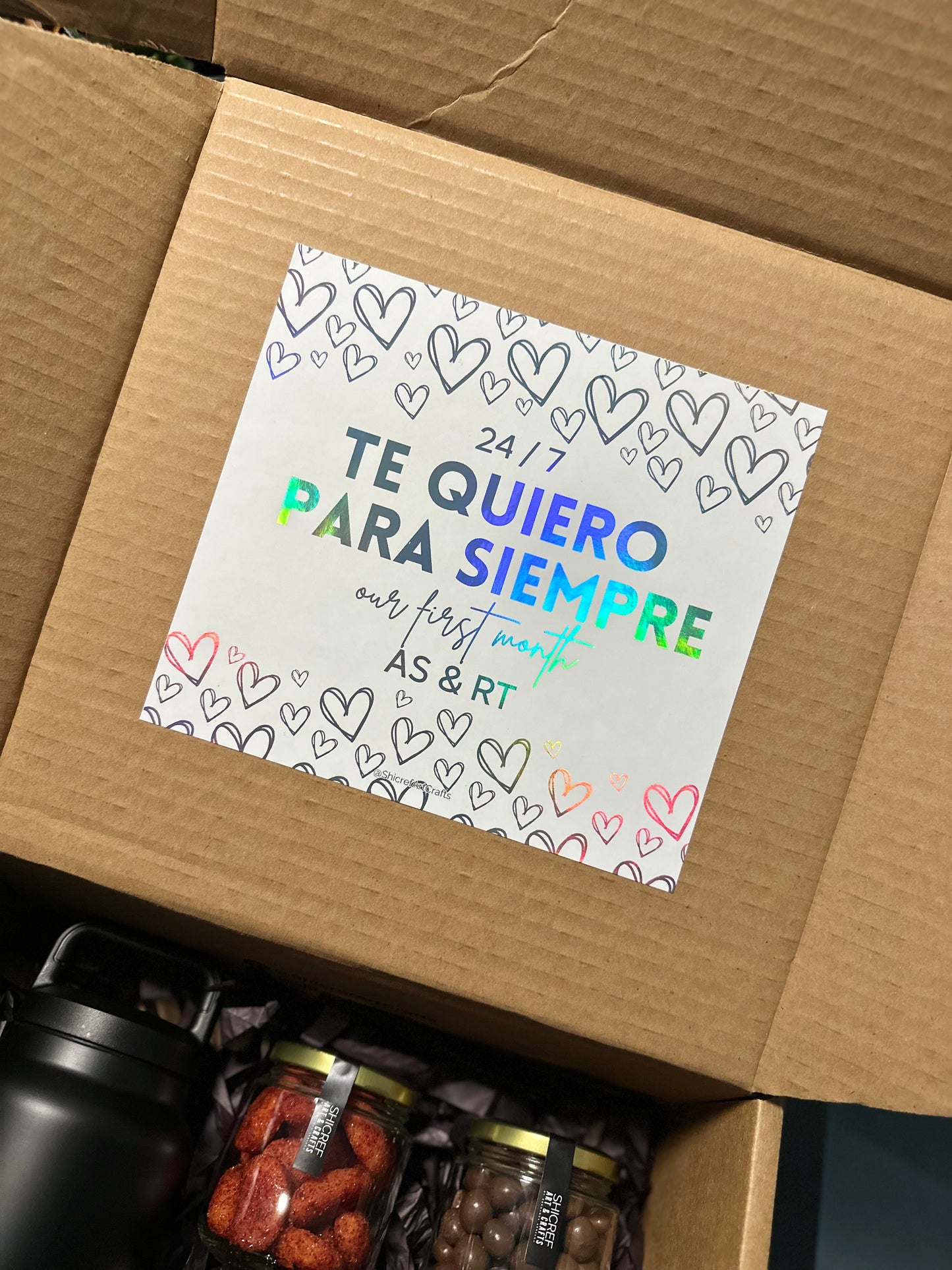 Caja de cartón personalizada con 6 frascos de vidrio