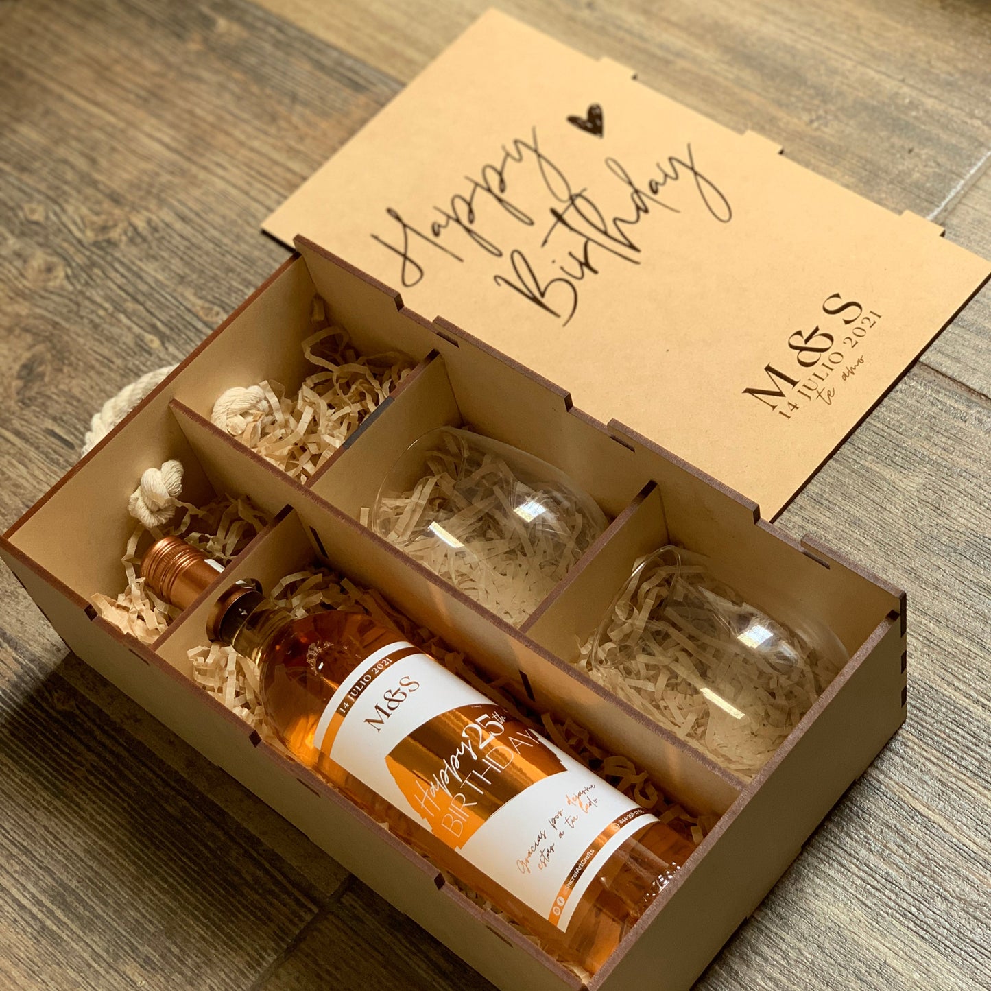 Caja de Vino con 2 Copas sin Tallo