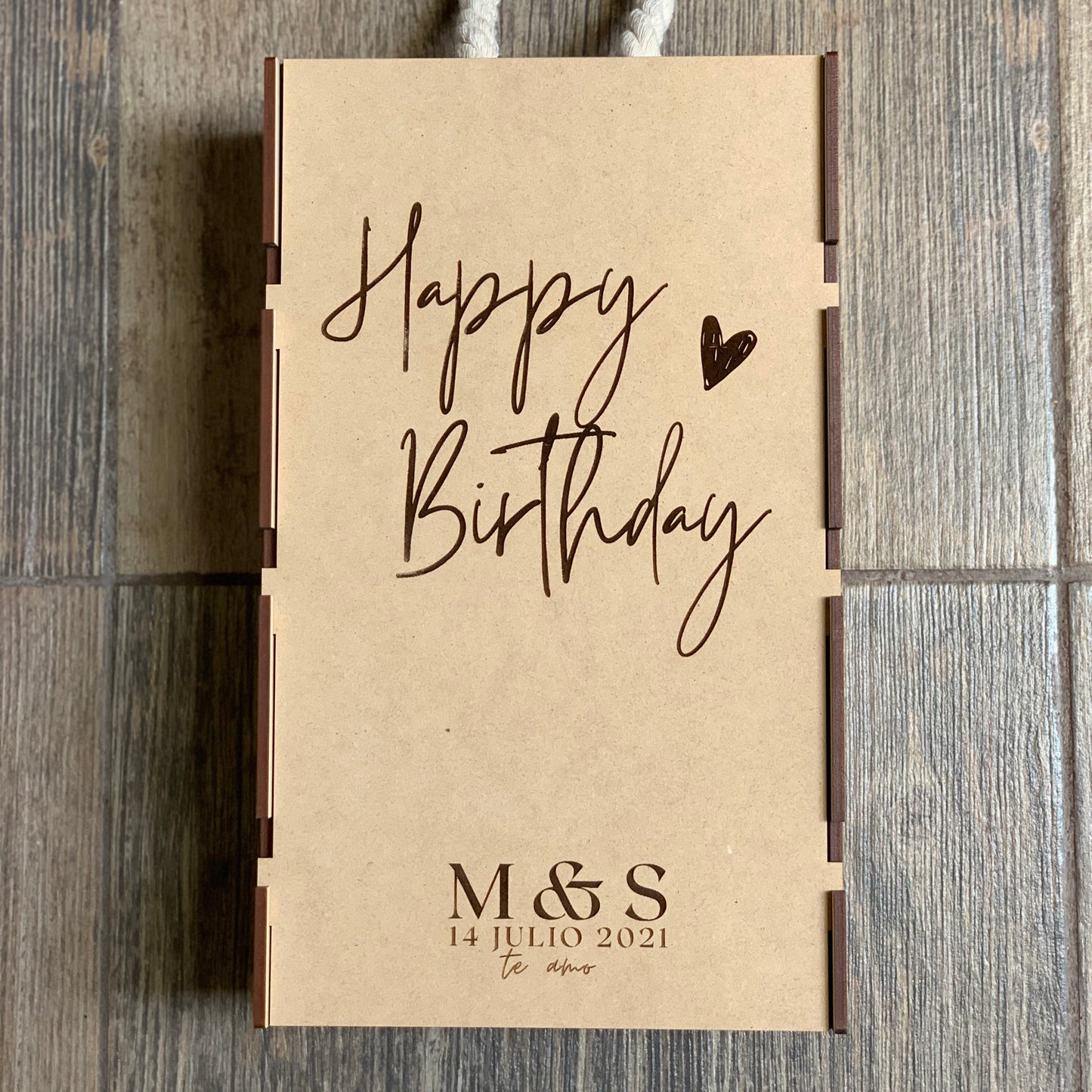 Caja de Vino con 2 Copas sin Tallo