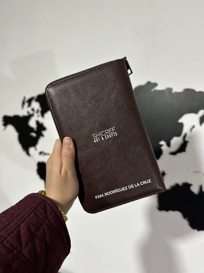 Porta pasaportes personalizado